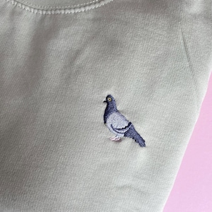 Pigeon Embroidered Jumper, Pigeon sweatsthirt, Embroidered bird, Pigeon, British birds, Pigeons