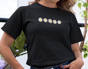 Daisy Embroidered T-shirt: Organic Cotton Unisex Fit