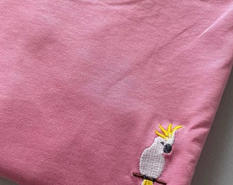 Camiseta bordada de cacatúa de cresta amarilla: diseño del Reino Unido, corte unisex