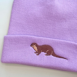 Bonnet brodé loutre, bonnet loutre, loutres, loutre brodée, jolie loutre, cadeaux loutre