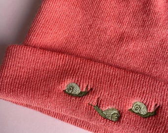 Gorro bordado con caracol, Gorro con caracol, Caracol, Gorro con caracoles, Gorro con caracol, Caracol bordado