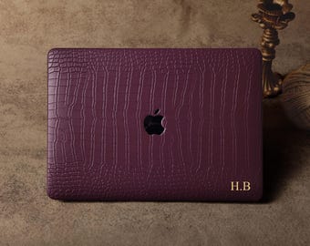 Burgundy Faux Leather Crocodile Print Case, Retro Hard Case for Macbook Neo A18 Air 11/12/13/15 Pro 14/16, All New MacBook M4 M5 Laptop Case