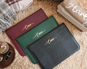 Personalized Crocodile Print Leather Laptop Sleeve, MacBook Pro / Air 13“ 15” 16" Laptop Sleeve, Laptop Stand Cover, Gifts for Her Mom