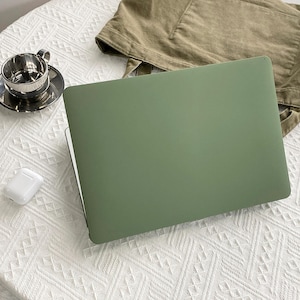 カーキグリーンケースカバー Macbook Pro 14 16 M1ケース Macbook Pro 13 15 16、A2337 カスタム名入りノートパソコン オフィス 大学ギフト、2026年新型Macbook