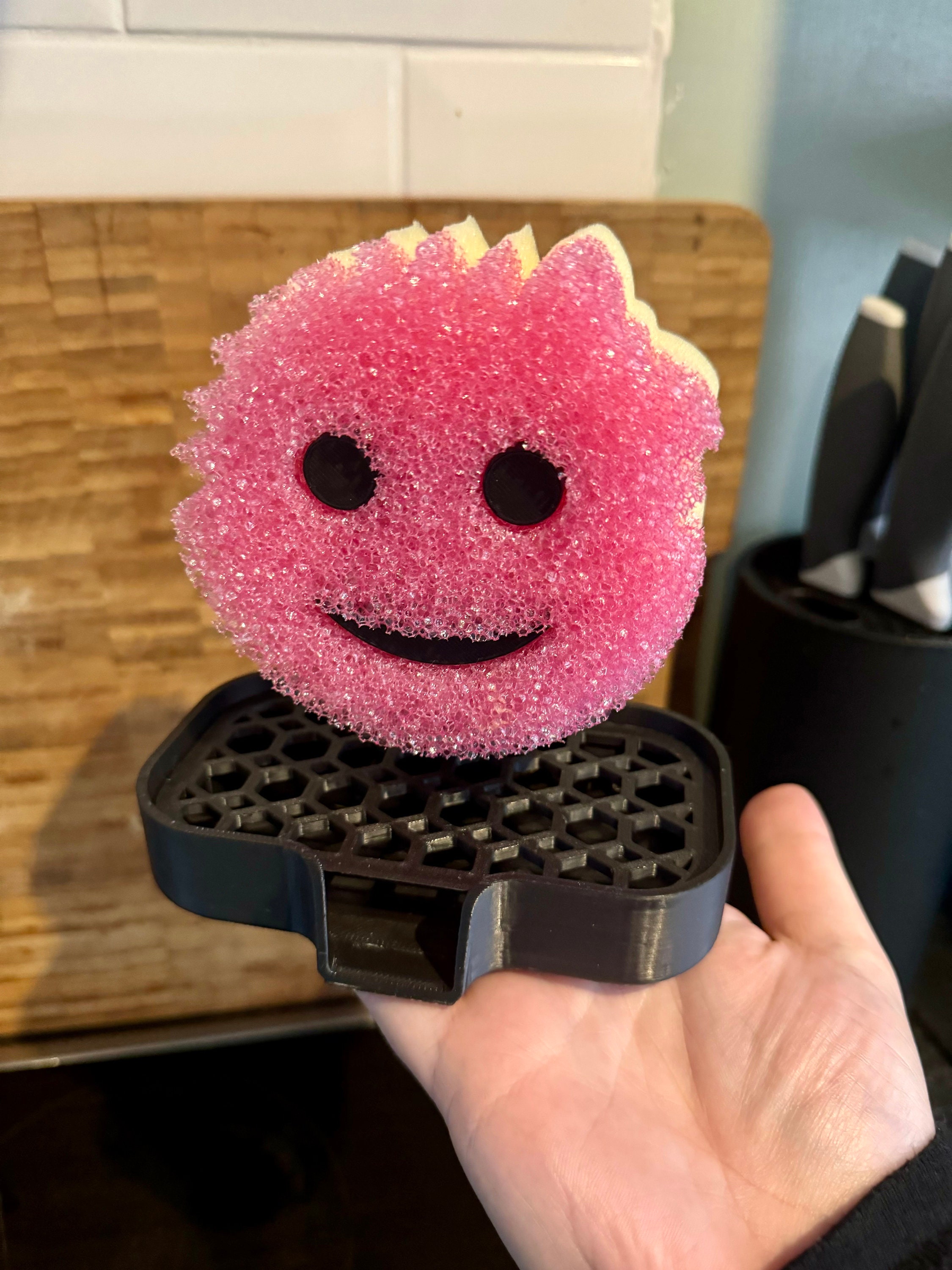 Scrub Daddy Sponge Holder - Daddy Caddy - Suction Sponge Holder for Smiley  Face Sponge , Non-Slip Suction Cups, Sink Organizer for Kitchen and  Bathroom, Self Draining, Dishwasher Safe - 1ct 1 Count (Pack of 1)