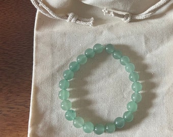 Pulsera de aventurina verde (STRETCH) hecha a mano- ¡hecha a medida para adaptarse a su muñeca!