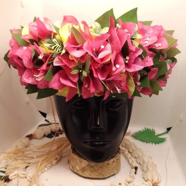 Couronne de mariée du fenua avec bougainvilliers fushia et abondant feuillages