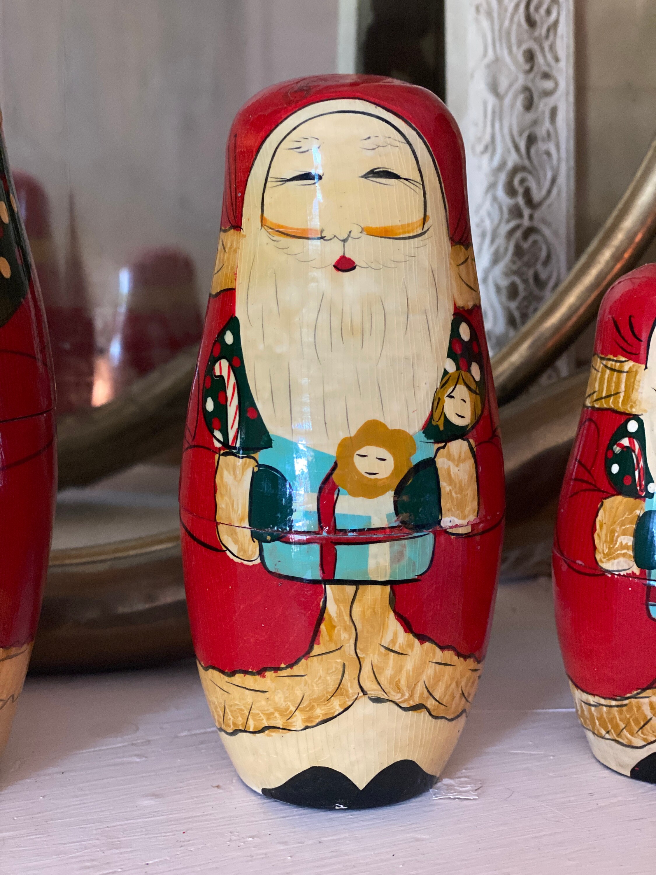 Vintage Santa Nesting Dolls Christmas Decor Collectibles Handpainted