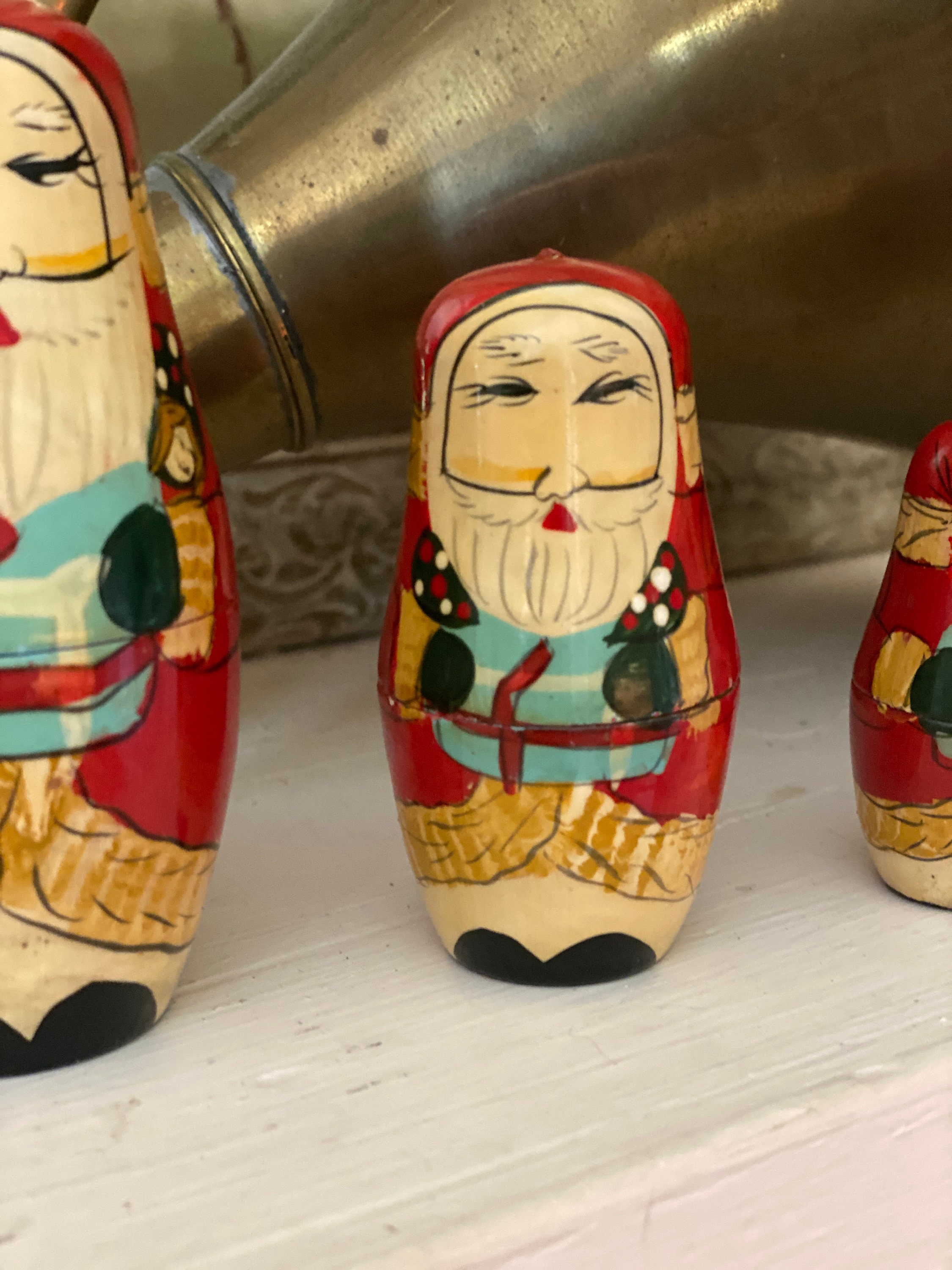 Vintage Santa Nesting Dolls Christmas Decor Collectibles Handpainted