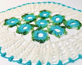 Vintage 1980s Nylon/Cotton Handmade Crocheted Turquoise Flower Oval Doily