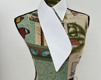 White decorative collar