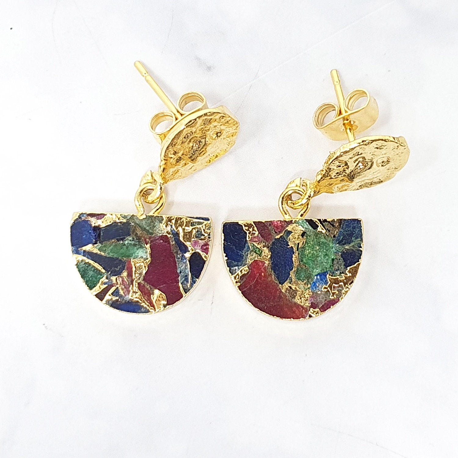 Boucles D'oreilles Anciennes Vers 1930 - Rubis, Saphir, émeraude, Plaqué Or