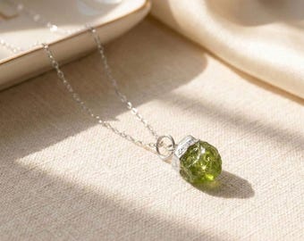 925 Sterling Silver Raw Peridot Birthstone Necklace, August Birthstone, Crystal Jewelry, Birthstone Jewelry, Green Peridot Gem Chain