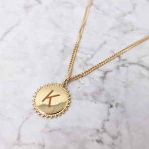 Collar con inicial personalizado / Collar con letra dorada / Regalo de cumpleaños / Regalo para mamá primeriza / Collar de cumpleaños / Regalo para mejor amiga / Regalo para esposa