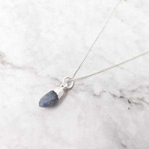 925 Sterling Silver Raw Sapphire Birthstone Necklace, September Birthstone, Crystal Jewelry, Birthstone Jewelry, Blue Sapphire Gem Chain