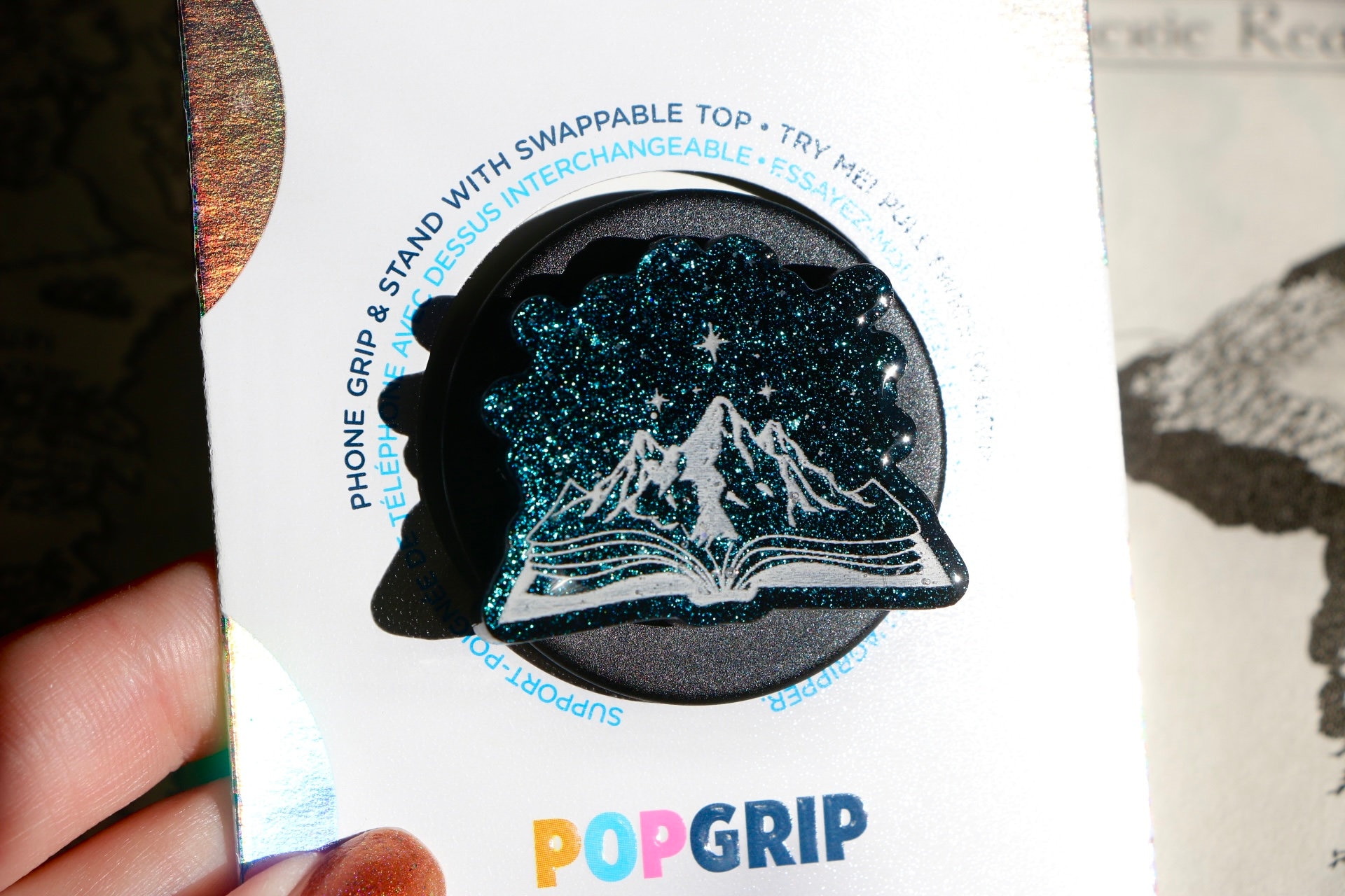 Fantasy Romance Book Phone Kindle Grip | Fantasy Inspired Kindle Grip | Mountains Resin Phone Grip | Fantasy Book Merch | Book Grip
