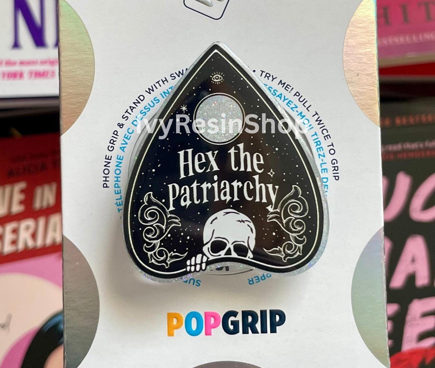 PopGrip MagSafe Con Scritta Ironica – "It's A Beautiful Day To Leave Me Alone", Orso Che Beve Caffè, Per Introversi