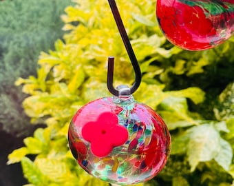 Comedero para colibríes rojo Comedero para colibríes de regalo de vidrio soplado a mano Comedero para colibríes colgante con gancho Comedero para pájaros colgante