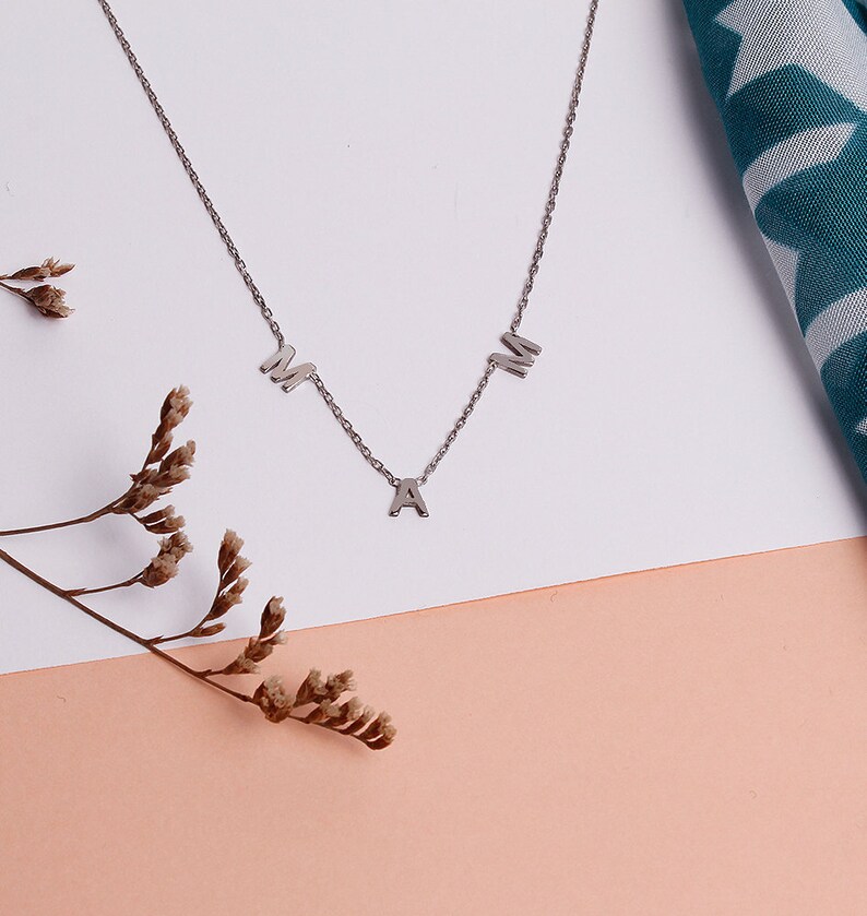 Chics Jewelry – Collier Initiales Personnalisées Chics Jewelry – Collier Initiales Personnalisées