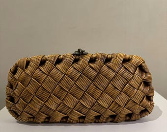 手作りの籐編みクラッチ - ボヘミアン風イブニングバッグ