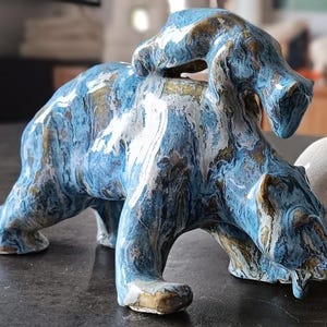 Keramikskulptur eines Eisbären