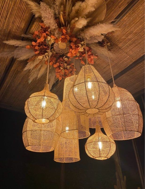 Lustre en paille de l'Artisanat marocain mais aussi paniers en osier et mobilier