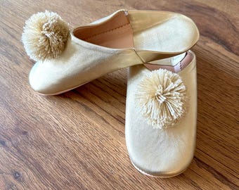 CHAUSSON MAROCAIN FEMME en cuir doré gold