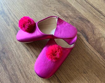 CHAUSSON MAROCAIN FEMME en cuir rose fuschia