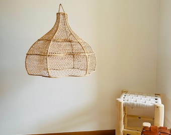 Suspension luminaire en dentelle de raphia fleur 40cm modèle Taroudant