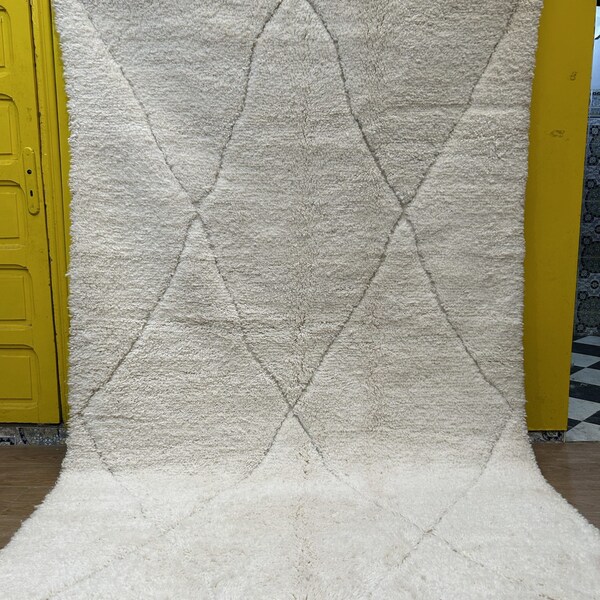 Tapis marocain berbère en laine blanc