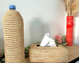 Funda para botella de rafia modelo Aklim