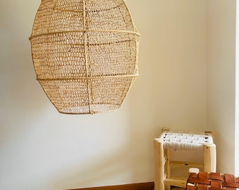 Raffia lace ball pendant light L model Taroudant