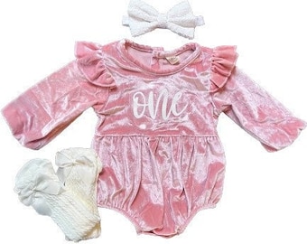 Winter ONEderland 1st Birthday Outfit Girl, First Birthday Set Winter Wonderland, Snowflake Romper, Velvet Romper, Christmas Outfit Baby