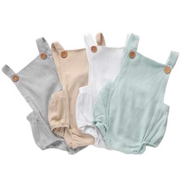 Tutina e vestito per il primo compleanno di un bambino, tutina per torta smash per bambino, vestito per il primo compleanno di un bambino, Mr. ONEderful, torta smash color cachi, servizio fotografico per bambini