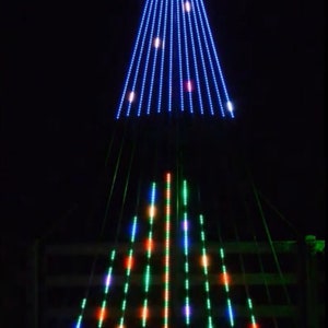 Séquence de Noël à « Toy Sack by Bob Rivers » pour un arbre à bandes CCR ou Smart Pixel à 12 bandes avec une étoile à 6 canaux sur le dessus.