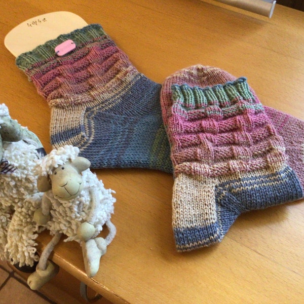 Handgestricktes Toe Up - Sockenpaar, Klassische Wollsocke, Standartsocke