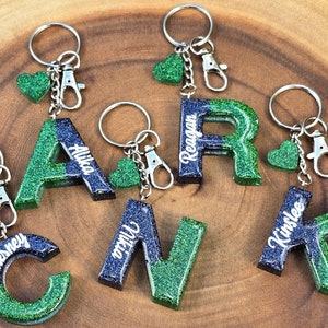 Llavero de resina con letras brillantes personalizado / Llaveros con iniciales personalizados / Regalos brillantes únicos / Regalo para ella / Regalo de cumpleaños / Regalo de boda