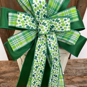 St. Patrick’s day bow, St Patrick’s day wreath bow, St. Patrick’s day lantern bow, green shamrock bow,shamrock ribbon and leprechaun hats