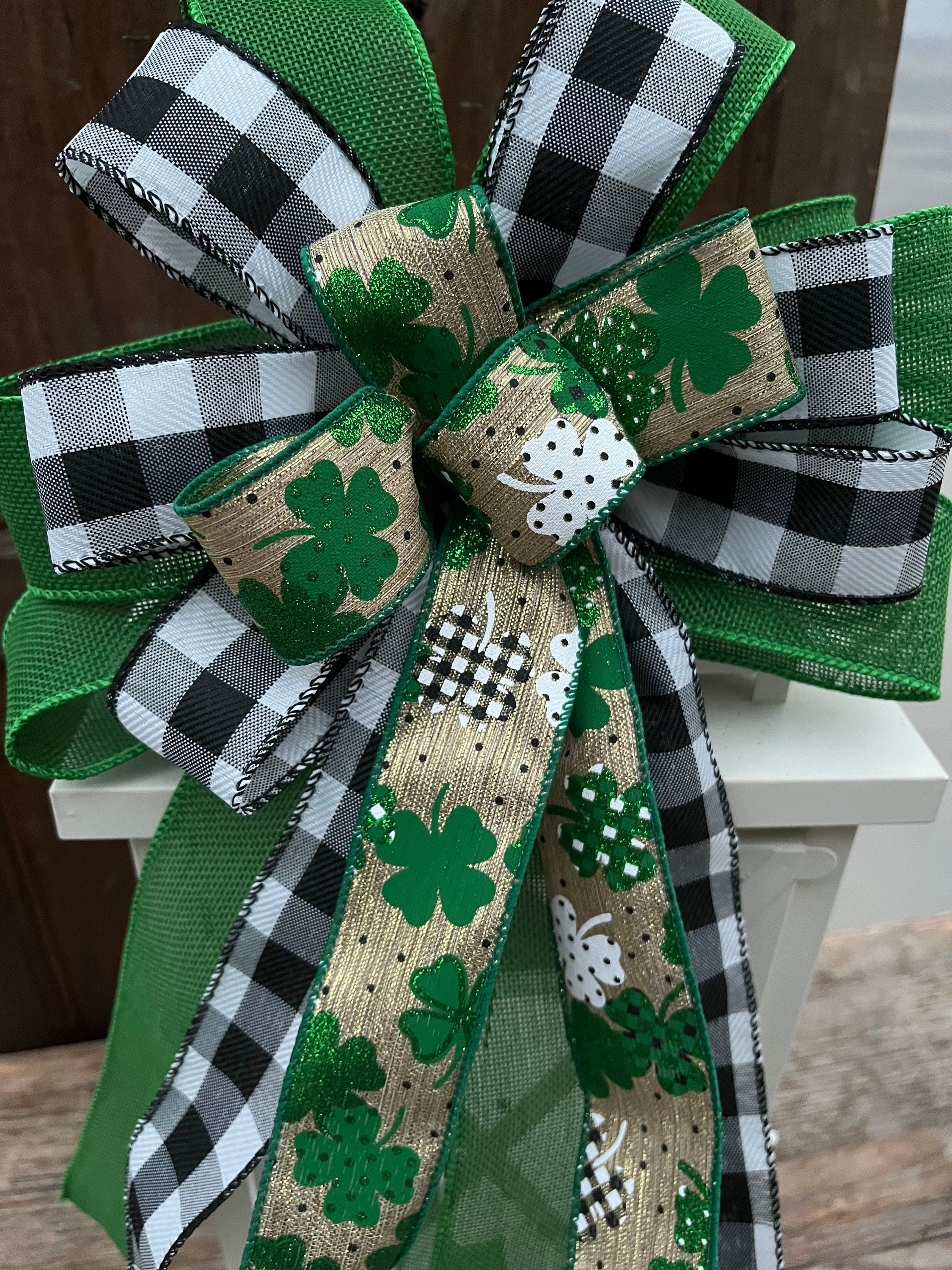 St Patrick's Day Wired Ribbon - 2 1/2 x 10 Yards, Glittery Emerald Green  Shamrocks on Green Ribbon, Saint Patrick's Day, Earth Day, Kiss Me I'm  Irish, Gift Wrapping, Hair Bows 