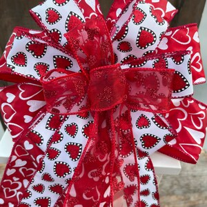 Red hearts bow, Valentine’s Day bow, Valentine’s Day wreath bow, hearts bow, Valentine’s lantern bow