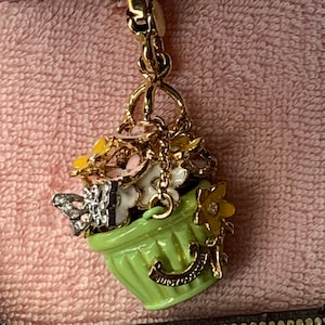 Pulsera colgante con macetero y CESTA DE FLORES de Juicy Couture de NWT