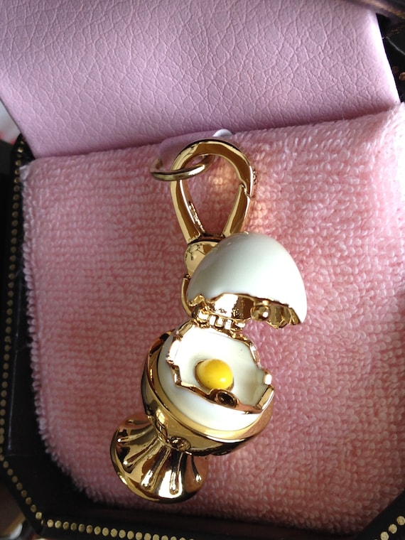 Brand New RARE Juicy Couture Cracked Egg Bracelet Charm 