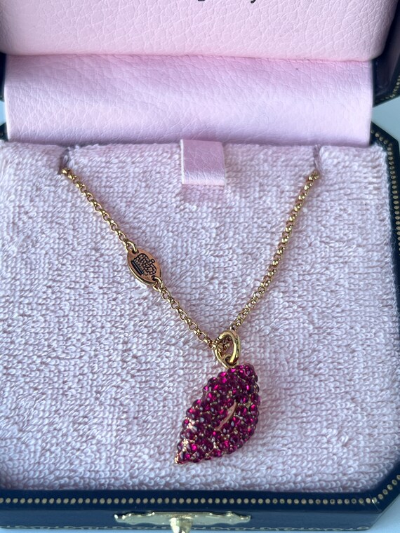 NWT Juicy Couture PAVE LIPS Gold Chain Wish Neckl… - image 3