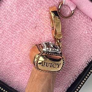 NWT Juicy Couture Dije de pulsera de corcho de champán
