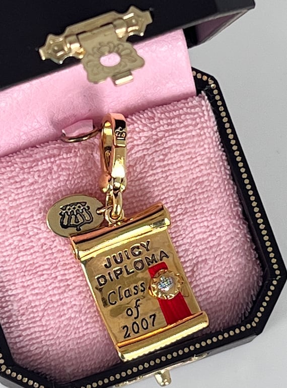 RARE! Juicy Couture 2007 DIPLOMA Bracelet Gold Cha
