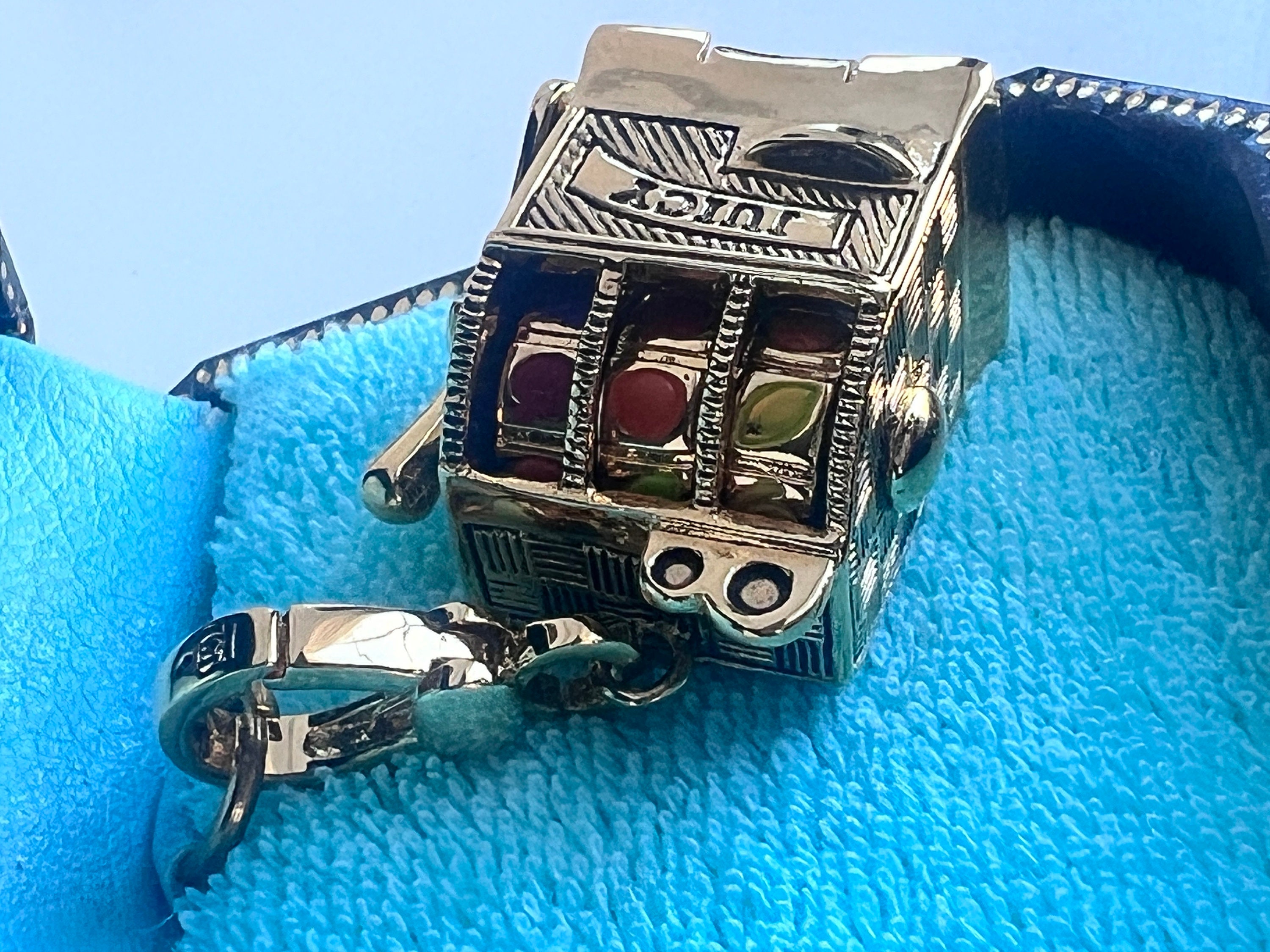 Juicy Couture Lucky Casino Las Vegas Charm Bracelet Watch NWT Juicy Couture Casino SLOT MACHINE Gold Bracelet Charm - Etsy main image 2