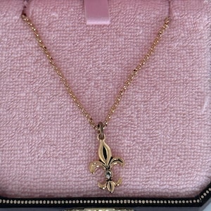 Collar de deseos de flor de lis de NWT Juicy Couture