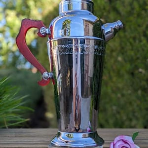 Vintage Art Deco Chrome Engraved Band Coffee Carafe/Cocktail Shaker W/Red Bakelite Handle