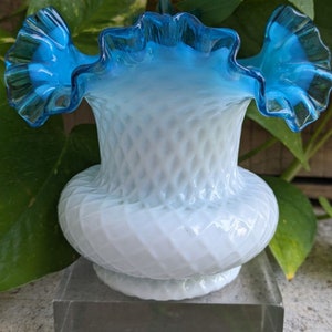 VTG Art Glass Crimped Edge Ruffle Vase Quilted Pattern Blue Lining & Edge Mt. Washington Glass Works Style