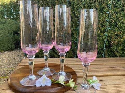 Vintage IKEA Konungslig Champagnergläser, rosa 9 oz Optik, diamantrosa Champagnerflöten, 4er-Set, klarer Stiel, Bargeschirr, mundgeblasen